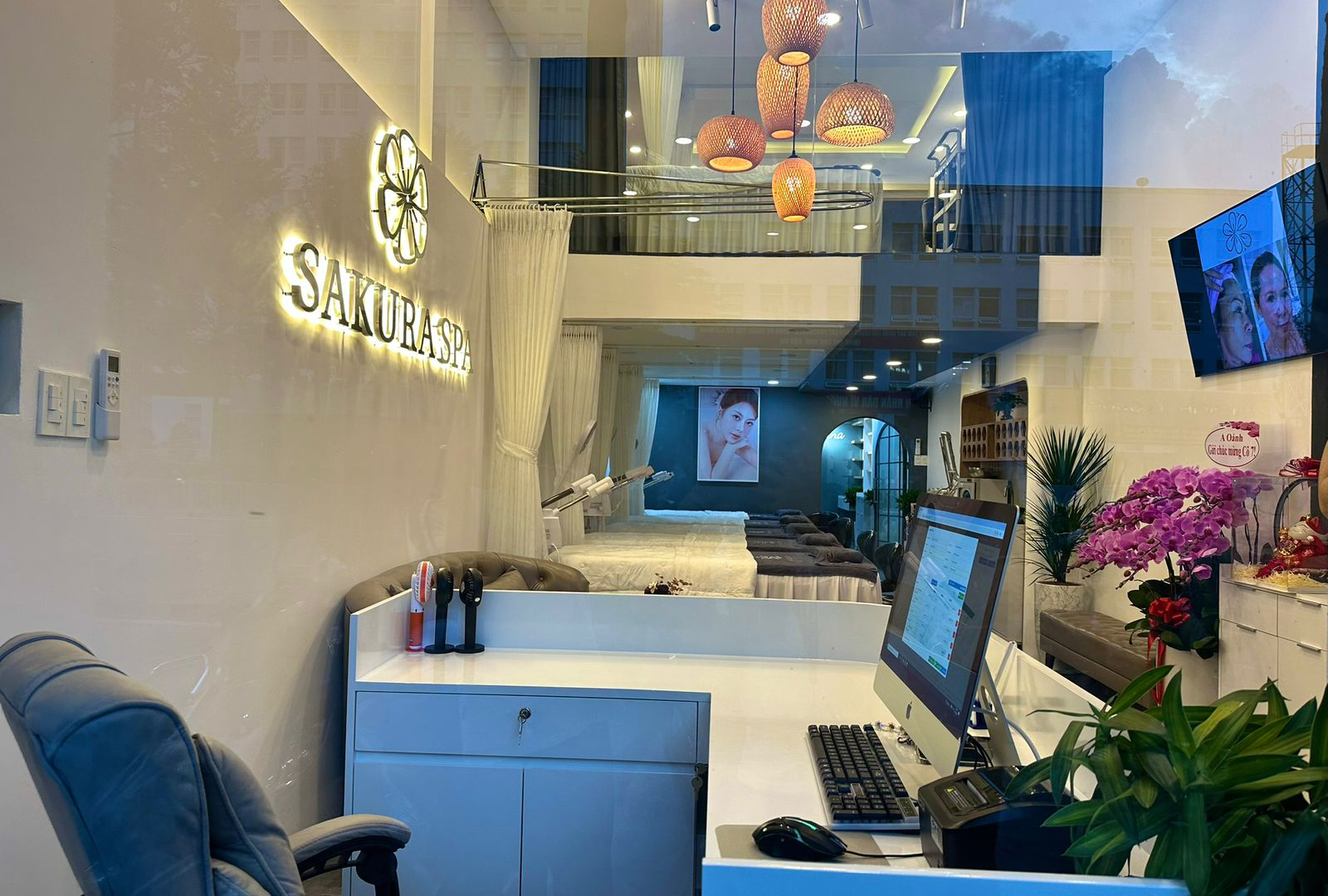 Sakura Spa-02b-1600x1080